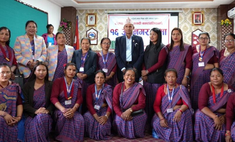 नगरसभापछि प्रशन्न देखिएका मेयर सापकोटा