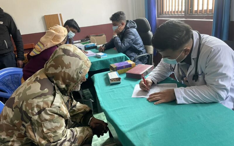 जनयुद्ध दिवसको अवसरमा निशुल्क स्वास्थ्य शिबिर, ३ सय ४० जनाले सेवा पाए