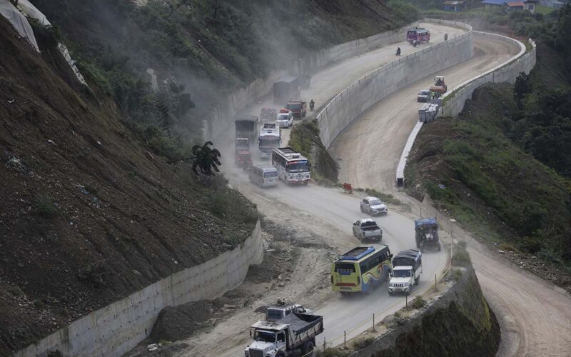 दसैँमा यात्रा गर्न बाटो सहज भइसक्यो : सडक विभाग