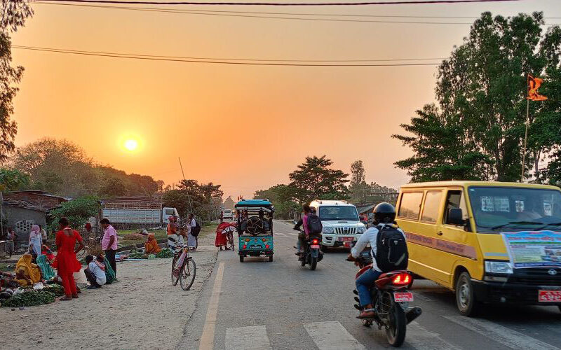 हुलाकी सडक निर्माणसँगै फेरिँदै जनजीवन, बढ्यो स्वरोगार