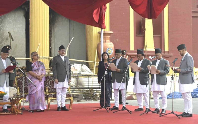 राष्ट्रपतिसमक्ष चार मन्त्रीको पद तथा गोपनीयताको शपथ