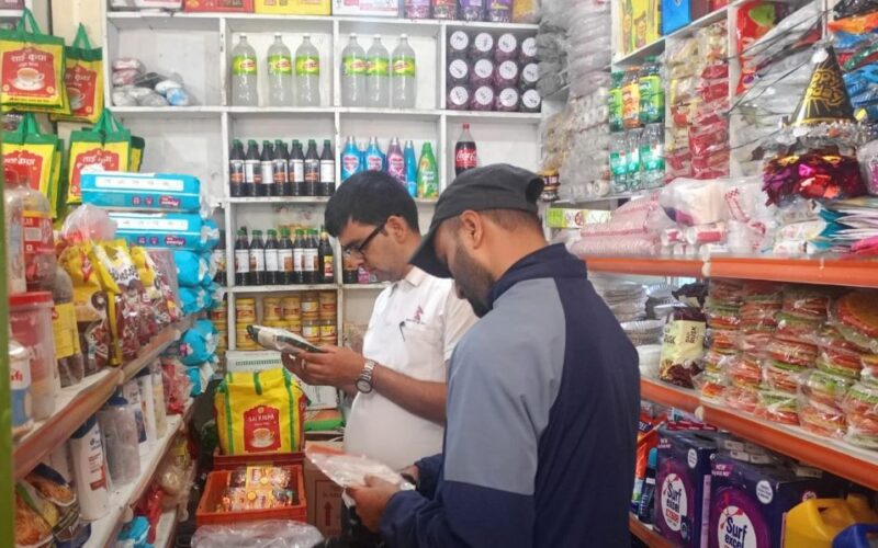 अनुगमनका क्रममा तेह्र खाद्यान्न पसल कारवाहीमा
