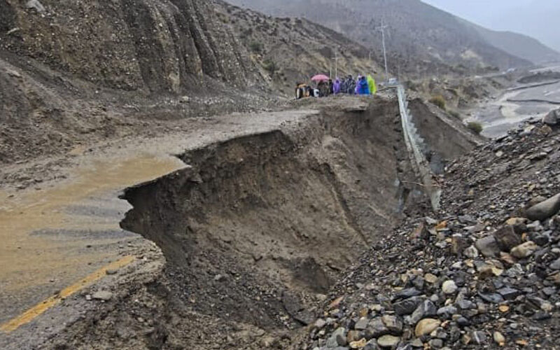 कागबेनी सडक भासियो, यातायात अवरुद्ध