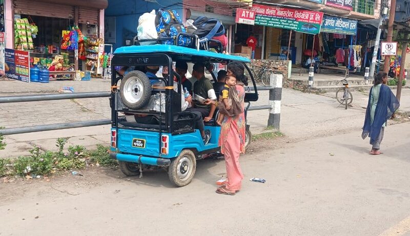 सार्वजनिक स्थलमा पैसा माग्नेका कारण यात्रुलाई असहज