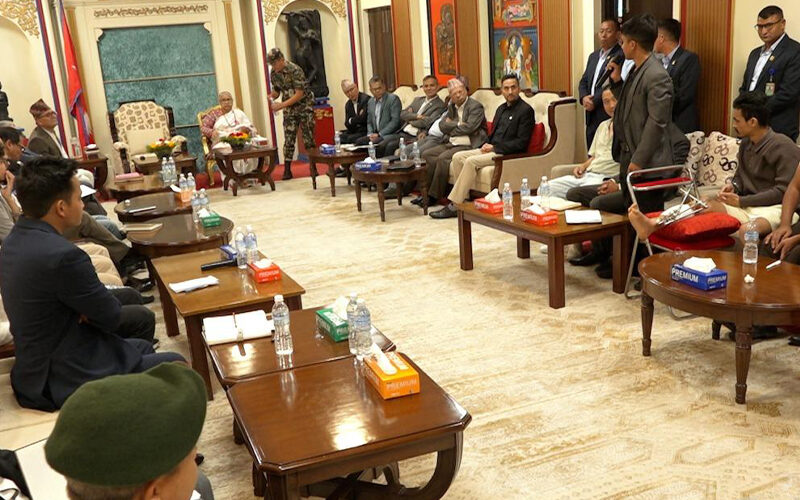 जेनजी समूहसँग प्रधानमन्त्रीको बैठक जारी