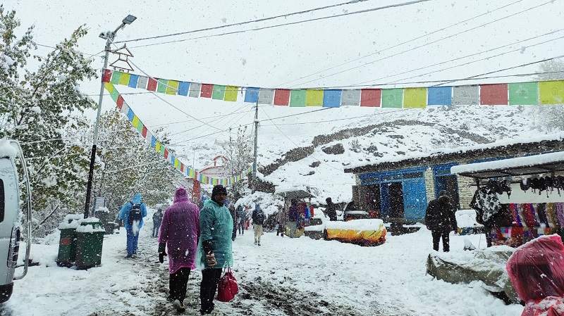 उच्च पहाडी तथा हिमाली भेगमा हिमपात