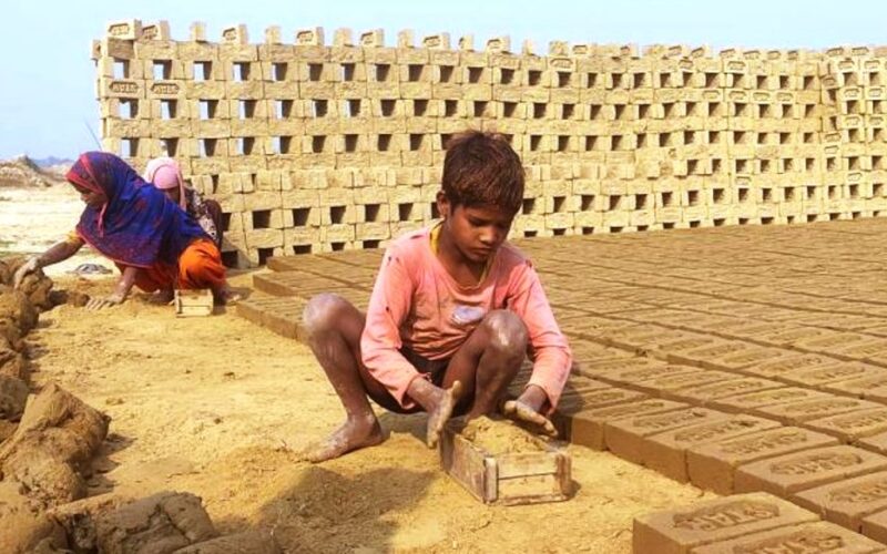 बङ्गलादेशका ५ देखि १७ वर्षका बालबालिकामध्ये ९.२ प्रतिशत श्रममा संलग्न