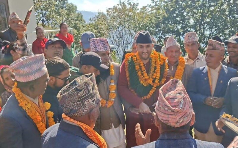 गृह जिल्लामा सञ्चारमन्त्री