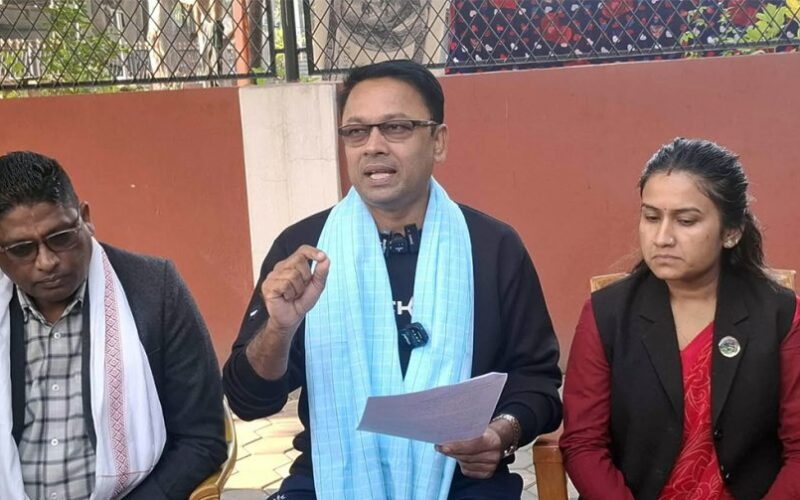 मधेशका मुख्यमन्त्री यादवले पत्रकार सम्मेलन आयोजना  गर्दै