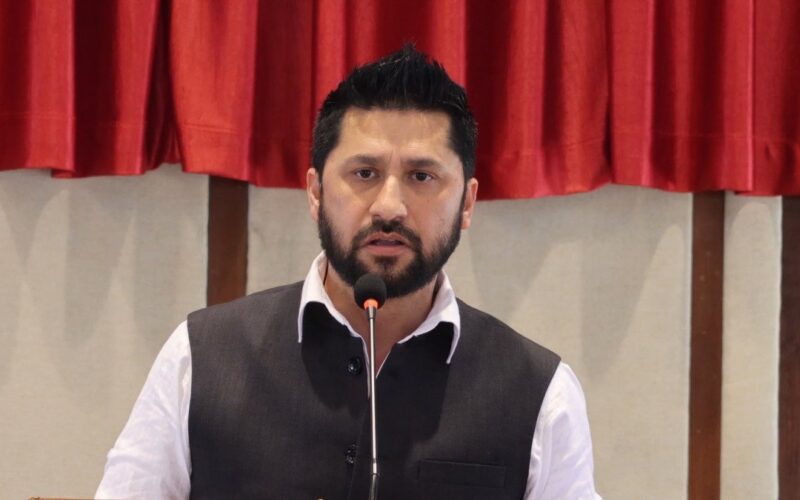 चितवन- २ : अग्रता बढाउँदै रवि लामिछाने