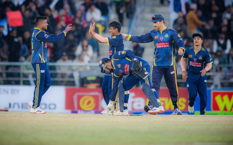 बङ्गलादेश प्रिमियर लिग खेल्दै सन्दीप