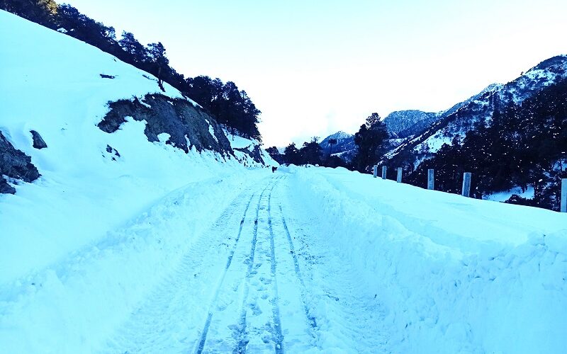 काठमाण्डौमा छिटपुट वर्षा : ठूलो हिमपातले मध्यपहाडी लोकमार्ग अवरुद्ध