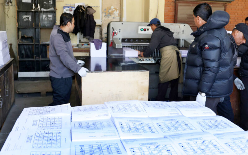 धमाधम छापिँदैछ नमुना मतपत्र