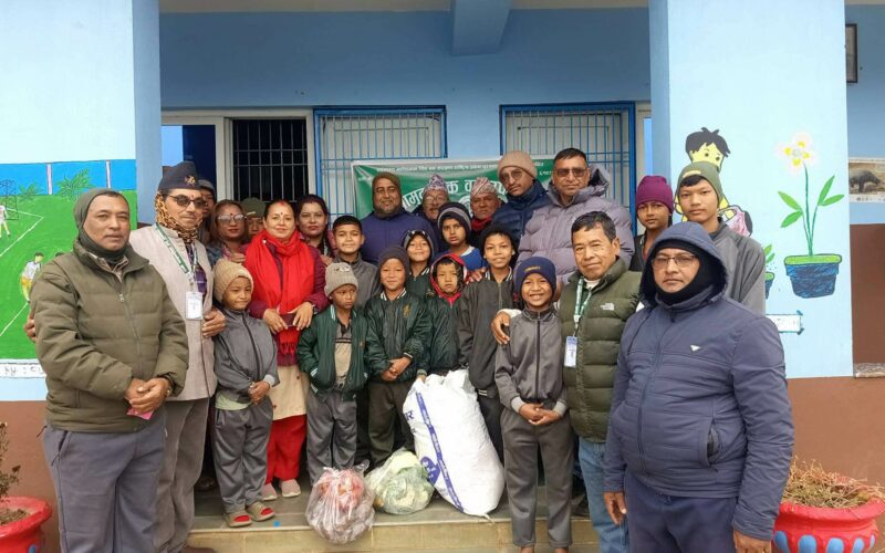 रानी वनद्वारा वार्षिकोत्सबको अवसरमा मामाघरलाई खाधान्न सहयोग
