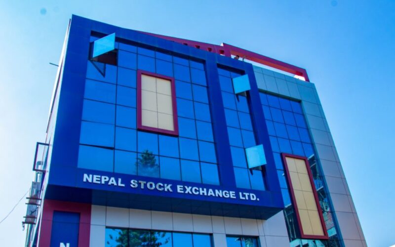 तेस्रो पटक सकारात्मक सर्किट लागेपछि आजको शेयर कारोबार रोकियो