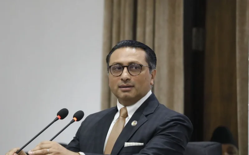 अर्थमन्त्री र पूर्वअर्थमन्त्रीबीच छलफल : बजेटमा आर्थिक सुधारदेखि खर्च कटौतीसम्मका सुझाव