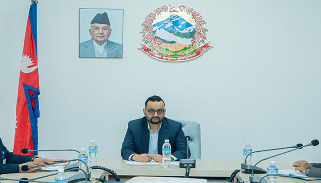 विभिन्न राजनीतिक दल र विज्ञबीच संविधान संशोधनबारे छलफल