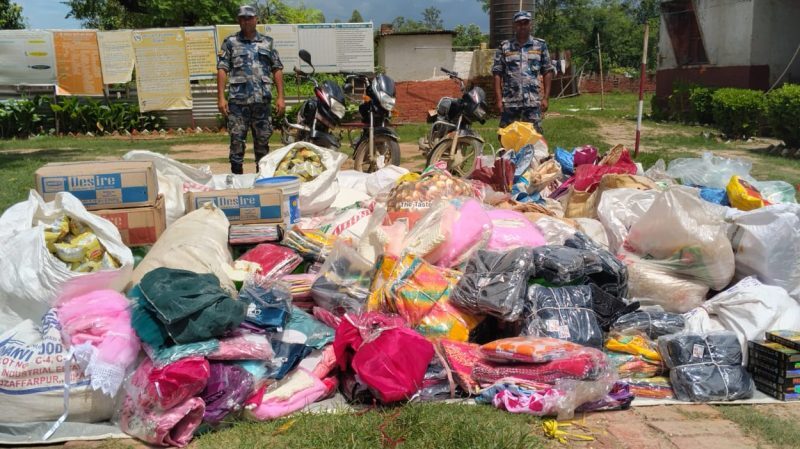 सिरहामा १४ लाख बढी मूल्यका अवैध सामान बरामद