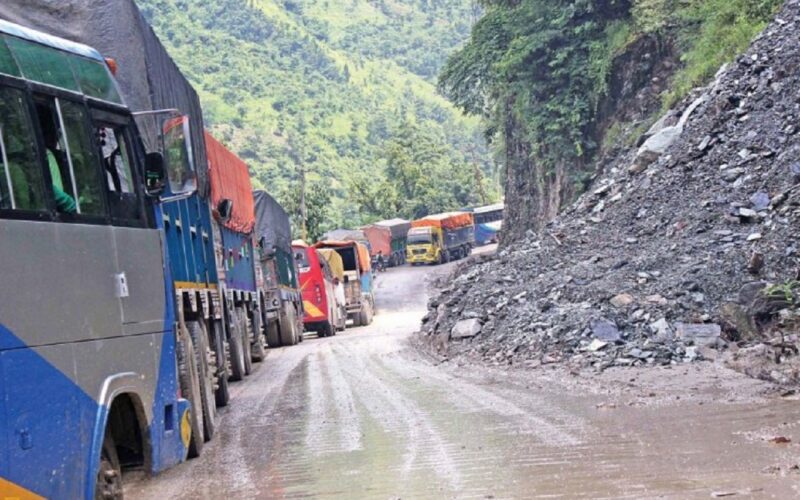 अवरुद्ध नारायणगढ–मुग्लिन सडक पुनः सञ्चालनमा