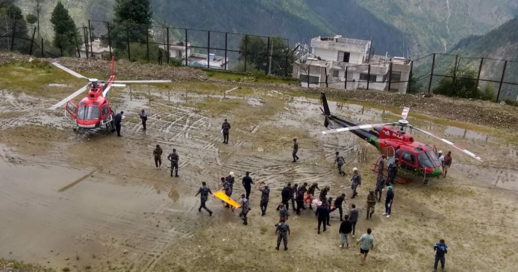 पुरिएका व्यक्तिको खोजीमा ‘स्निफर डग’, बेपत्ताको खोजी गर्न ‘ड्रोन’ परिचालन
